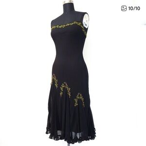 Vintage Betsey Johnson - Elegant Black Dress with Floral Embroidery
